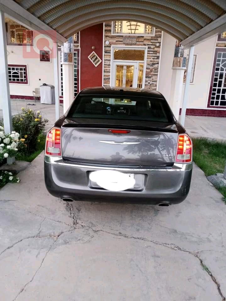 کرایسلەر 300